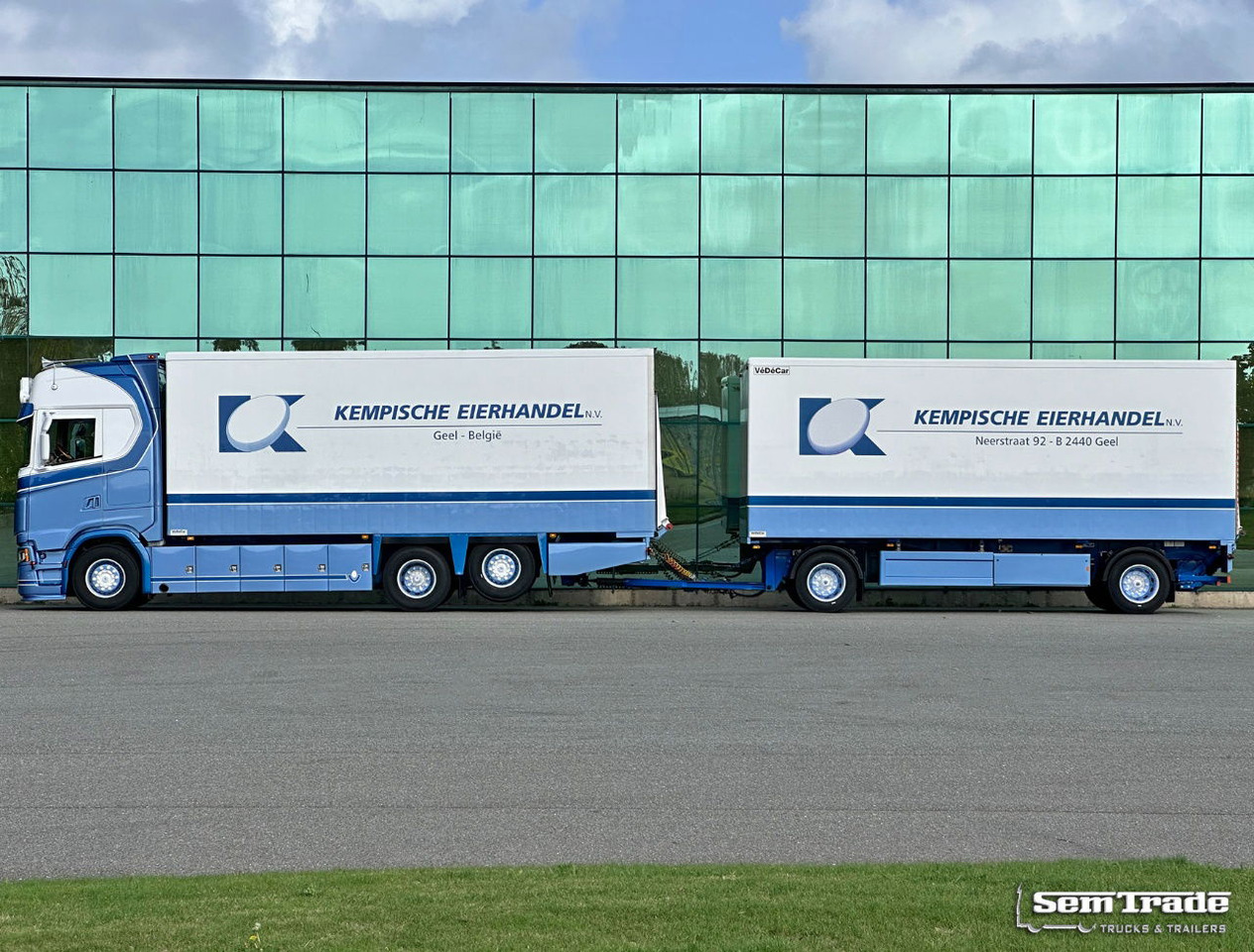 Scania S650 V8 NGS Only 193.000 KM Full Options FullY Isolated Body Special Show Truck / Combi NEW Condition - Caminhão frigorífico: foto 3 Scania S650 V8 NGS Only 193.000 KM Full Options FullY Isolated Body Special Show Truck / Combi NEW Condition - Caminhão frigorífico: foto 3