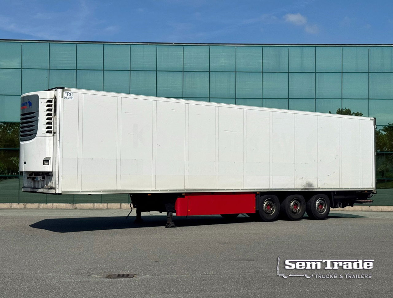 Schmitz Cargobull SCBS3B 270 CM High Flower Wide Liftaxle Tail Lift NL Trailer 6 - Semireboque frigorífico: foto 1 Schmitz Cargobull SCBS3B 270 CM High Flower Wide Liftaxle Tail Lift NL Trailer 6 - Semireboque frigorífico: foto 1