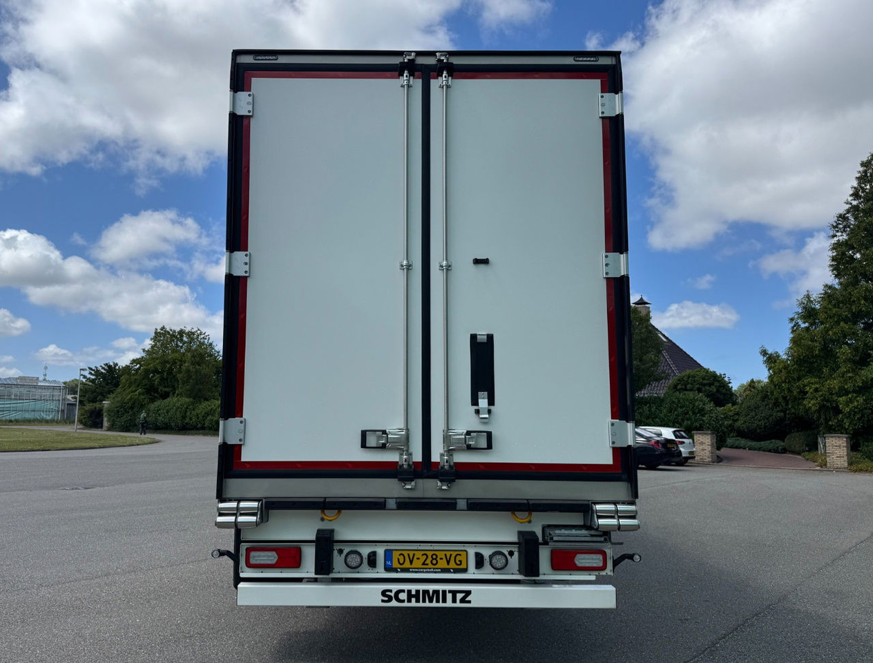 Schmitz Cargobull SCBS3B Thermo King Avancer A-400 270 High NEW AND Unused 2x Lift Axles Flower Wide - Semireboque frigorífico: foto 4 Schmitz Cargobull SCBS3B Thermo King Avancer A-400 270 High NEW AND Unused 2x Lift Axles Flower Wide - Semireboque frigorífico: foto 4