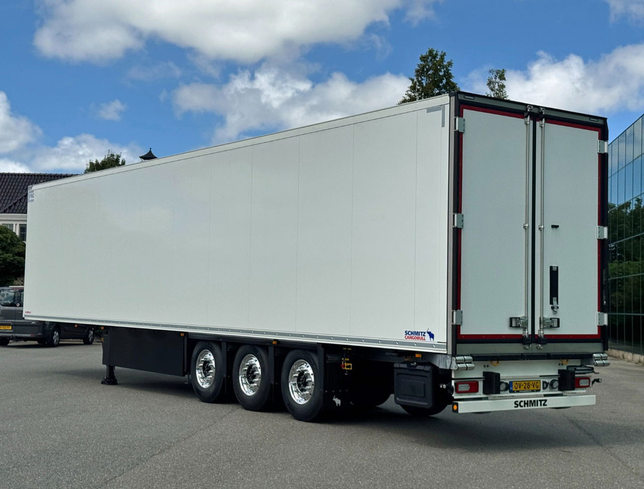 Schmitz Cargobull SCBS3B Thermo King Avancer A-400 270 High NEW AND Unused 2x Lift Axles Flower Wide - Semireboque frigorífico: foto 3 Schmitz Cargobull SCBS3B Thermo King Avancer A-400 270 High NEW AND Unused 2x Lift Axles Flower Wide - Semireboque frigorífico: foto 3
