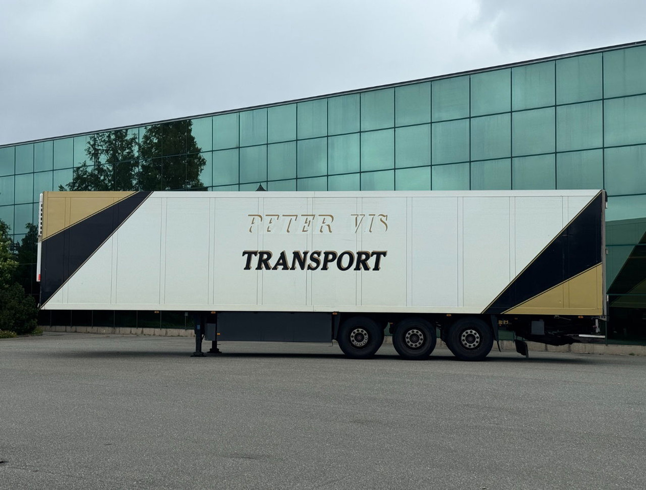 Schmitz Cargobull SKO24 Thermo King SL200e Only 8.900 Hours 270 CM High 250 CM W - Semireboque frigorífico: foto 2 Schmitz Cargobull SKO24 Thermo King SL200e Only 8.900 Hours 270 CM High 250 CM W - Semireboque frigorífico: foto 2