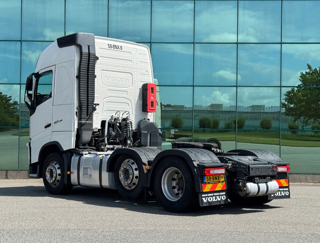 Volvo FH 460 6X2 Only 402.000 KM LB VIN NR I-Parc Cool TOP Condition NL Truck 2 - Tractor: foto 3 Volvo FH 460 6X2 Only 402.000 KM LB VIN NR I-Parc Cool TOP Condition NL Truck 2 - Tractor: foto 3