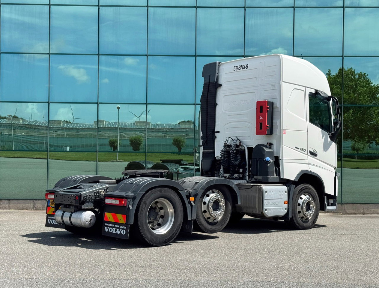 Volvo FH 460 6X2 Only 402.000 KM LB VIN NR I-Parc Cool TOP Condition NL Truck 2 - Tractor: foto 4 Volvo FH 460 6X2 Only 402.000 KM LB VIN NR I-Parc Cool TOP Condition NL Truck 2 - Tractor: foto 4