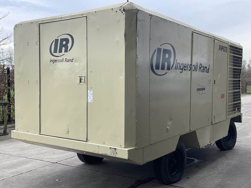 Doosan XHP 1070 WCAT - Compressor de ar: foto 3 Doosan XHP 1070 WCAT - Compressor de ar: foto 3