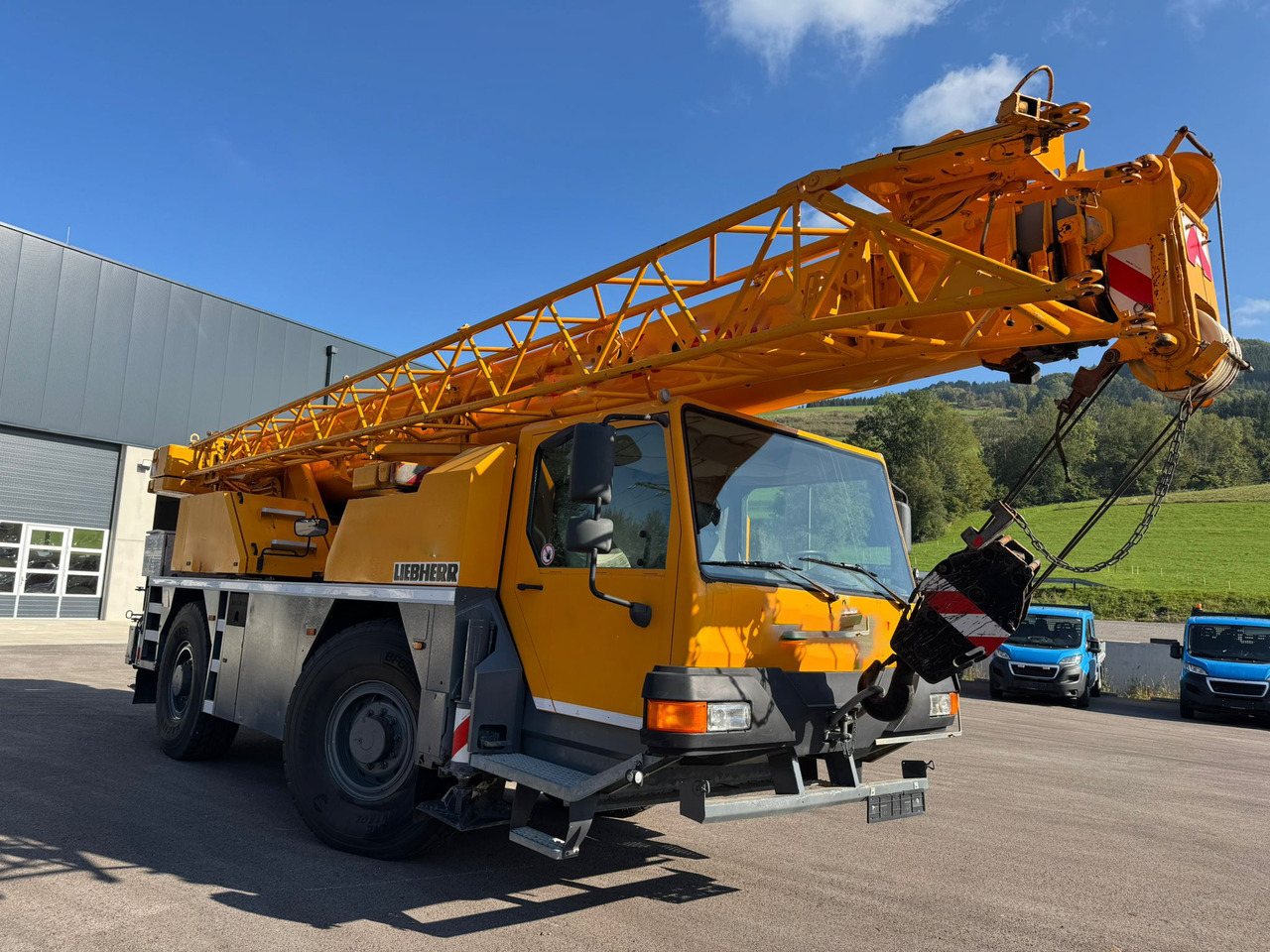 LIEBHERR LTM 1030/2 - Guindaste móvel: foto 1 LIEBHERR LTM 1030/2 - Guindaste móvel: foto 1