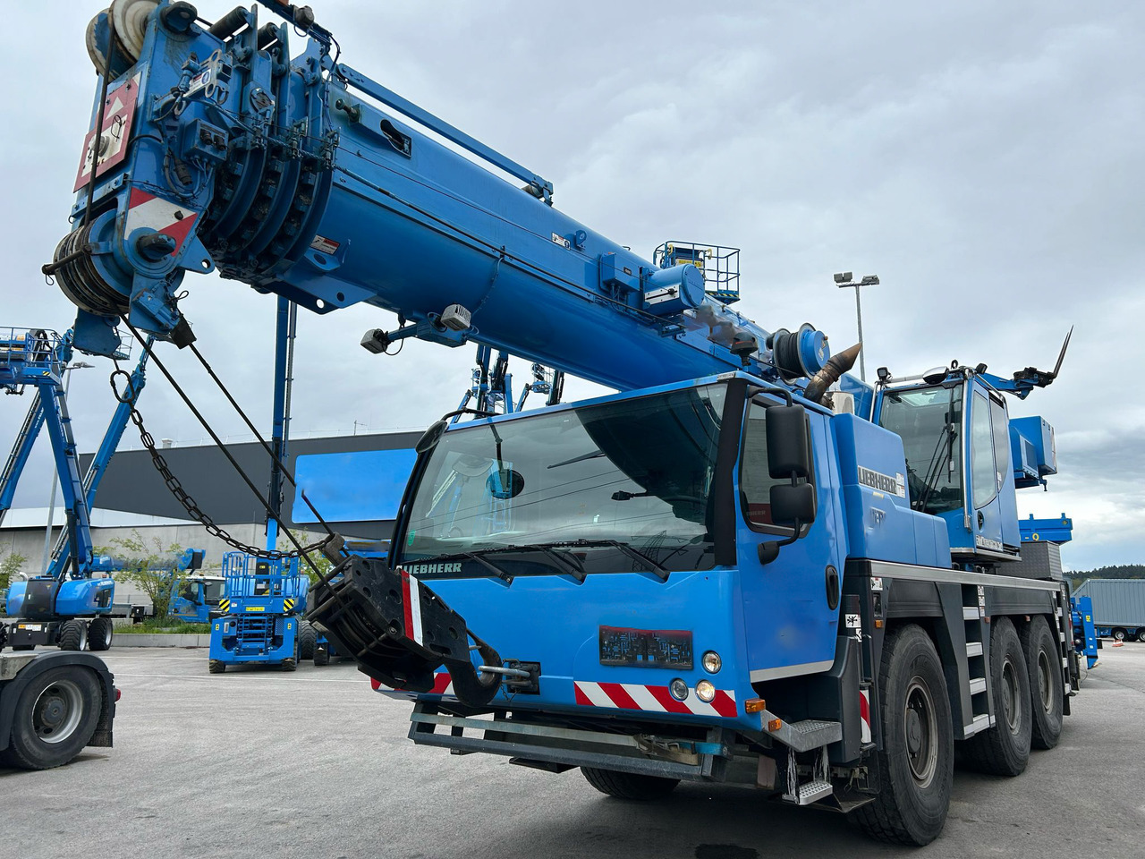 LIEBHERR LTM 1050-3.1 - Guindaste móvel: foto 1 LIEBHERR LTM 1050-3.1 - Guindaste móvel: foto 1