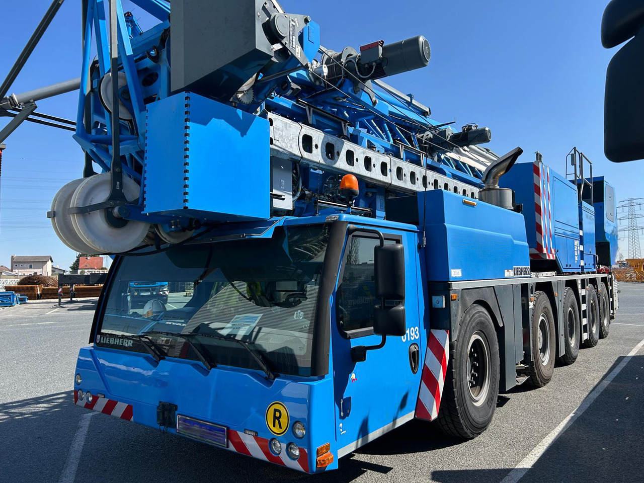 LIEBHERR MK 140 Plus - Guindaste móvel: foto 1 LIEBHERR MK 140 Plus - Guindaste móvel: foto 1