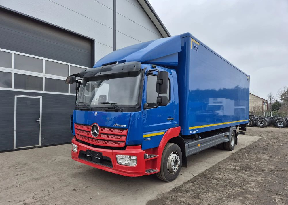 Mercedes-Benz Atego 1330 Euro 6 - Caminhão furgão: foto 1 Mercedes-Benz Atego 1330 Euro 6 - Caminhão furgão: foto 1