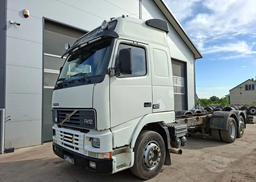 Volvo FH 420 6x2 - Caminhão chassi: foto 1 Volvo FH 420 6x2 - Caminhão chassi: foto 1