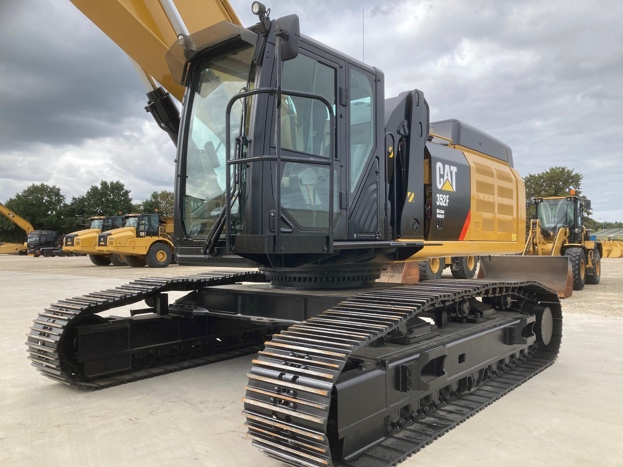 CATERPILLAR 352F Material Handler - Manipulador de material: foto 2 CATERPILLAR 352F Material Handler - Manipulador de material: foto 2