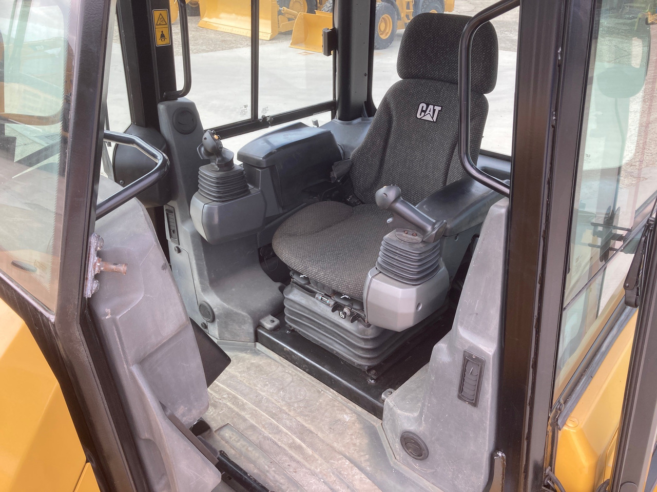 Buldôzer CATERPILLAR D6K2 LGP: foto 11