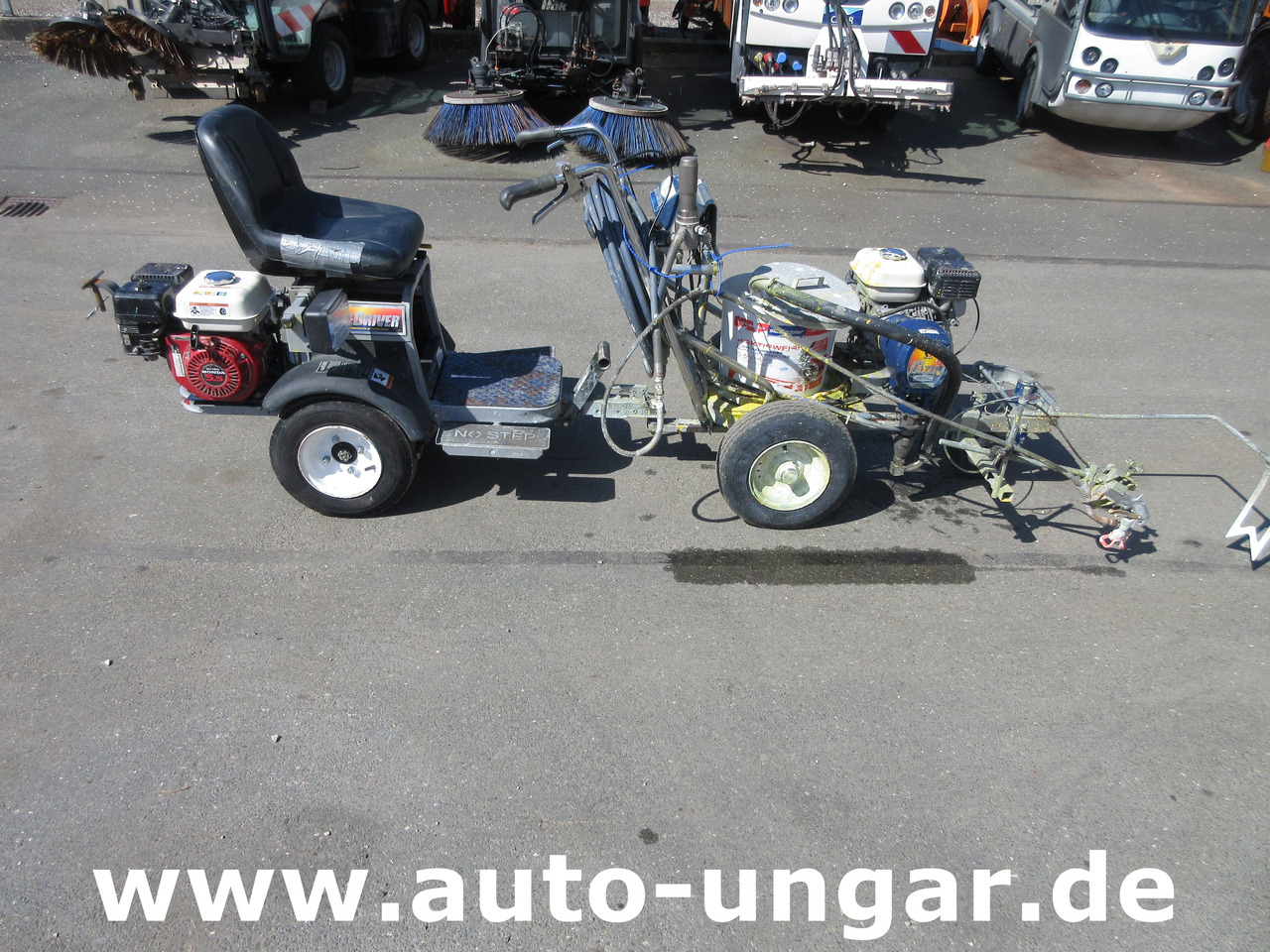 Graco LineLazer III 3900 Linedriver ride-on striper Roadmarking Straßenmarkierung - Máquina de asfalto: foto 4 Graco LineLazer III 3900 Linedriver ride-on striper Roadmarking Straßenmarkierung - Máquina de asfalto: foto 4