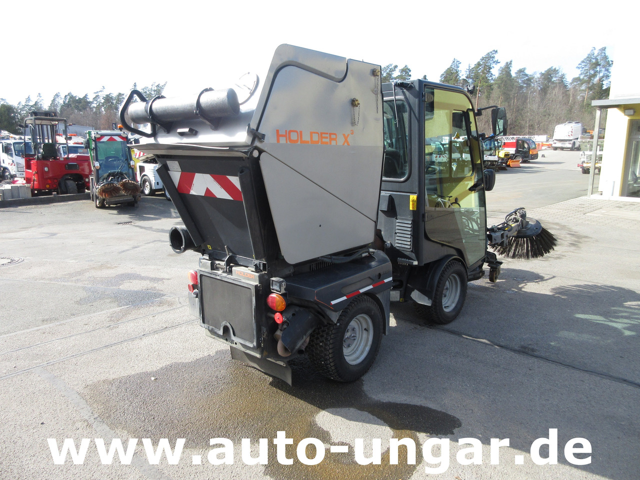 Holder X45 Kubota Diesel Motor Baujahr 2019 Allrad Kehrmaschine Geräteträger - Trator municipal: foto 5 Holder X45 Kubota Diesel Motor Baujahr 2019 Allrad Kehrmaschine Geräteträger - Trator municipal: foto 5