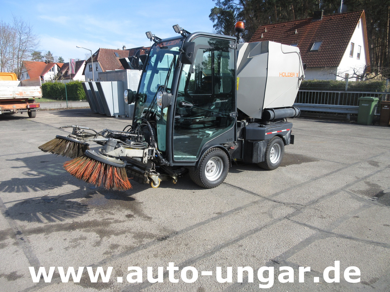 Holder X45 Kubota Diesel Motor Baujahr 2019 Allrad Kehrmaschine Geräteträger - Trator municipal: foto 2 Holder X45 Kubota Diesel Motor Baujahr 2019 Allrad Kehrmaschine Geräteträger - Trator municipal: foto 2