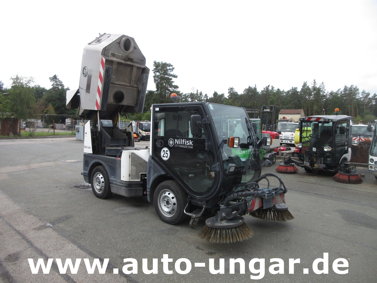 Nilfisk CR3500 CityRanger Schmidt Flexigo Multigo 4x4 Kehrmaschine Geräteträger - Varredora urbana: foto 1 Nilfisk CR3500 CityRanger Schmidt Flexigo Multigo 4x4 Kehrmaschine Geräteträger - Varredora urbana: foto 1