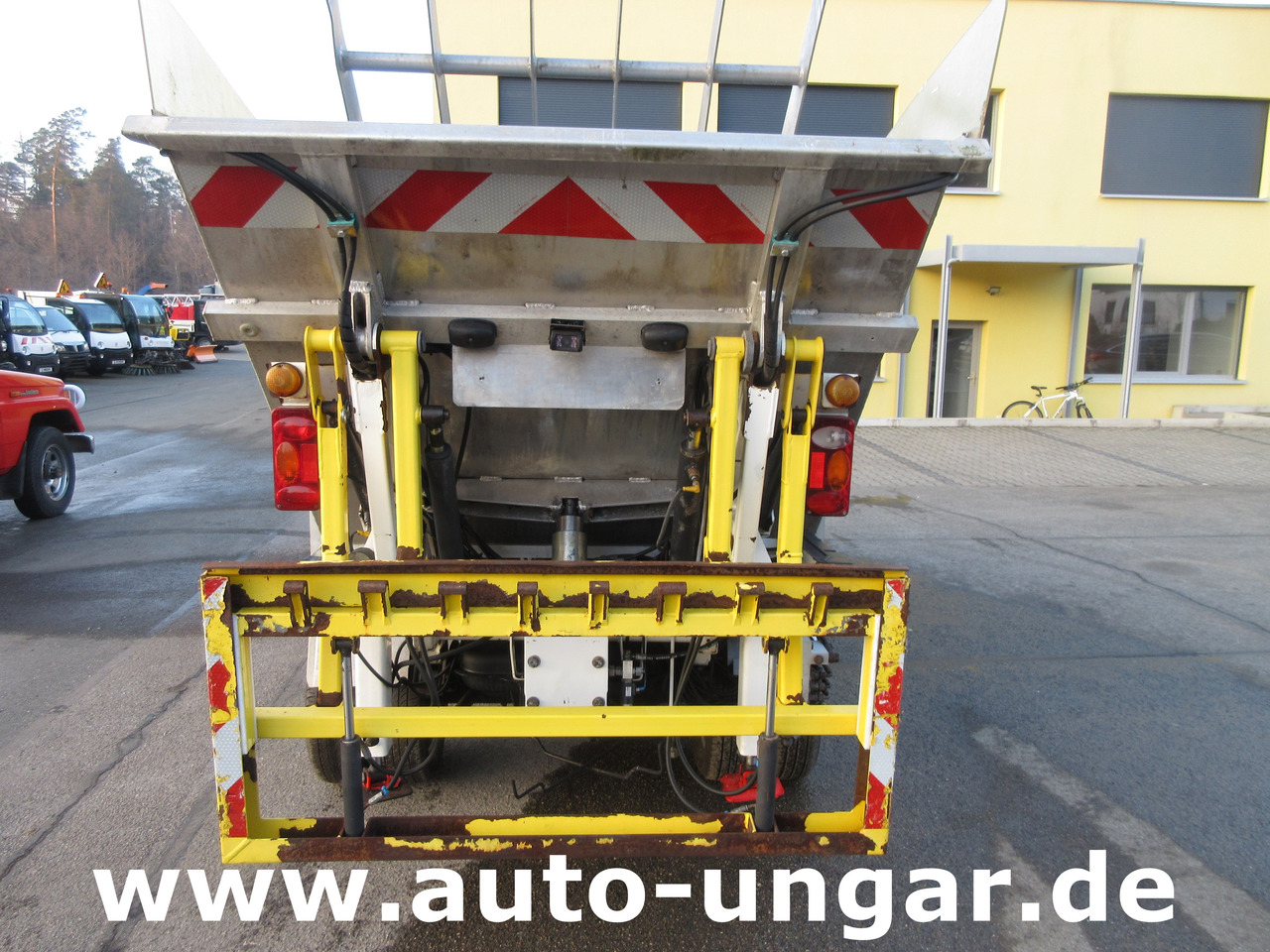 Piaggio Maxxi D120 Diesel Müllwagen Bj. 2012 BOM Garbage Truck °1067 - Caminhão de lixo: foto 4 Piaggio Maxxi D120 Diesel Müllwagen Bj. 2012 BOM Garbage Truck °1067 - Caminhão de lixo: foto 4