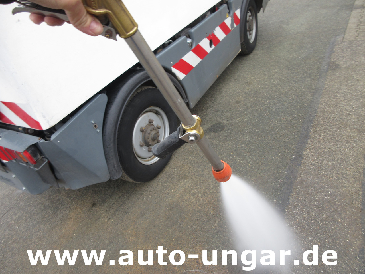 Veículo municipal/ Especial BOSCHUNG L3 Laveuse Kärcher Baujahr 2015 mit Hochdruckreiniger am Heck: foto 13