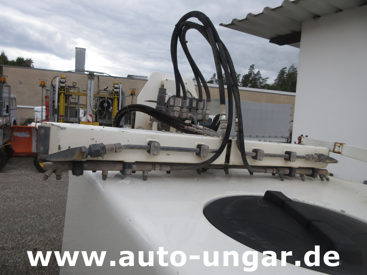 CMAR NC300 Schwemmaufbau Laveuse Bj. 2014 für Multicar Tremo Hochdruck - Veículo municipal/ Especial: foto 5 CMAR NC300 Schwemmaufbau Laveuse Bj. 2014 für Multicar Tremo Hochdruck - Veículo municipal/ Especial: foto 5