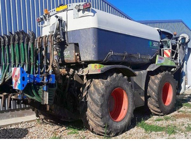Claas Xerion 4000/783 + SGT(Bauer) - Espalhador de estrume: foto 1 Claas Xerion 4000/783 + SGT(Bauer) - Espalhador de estrume: foto 1