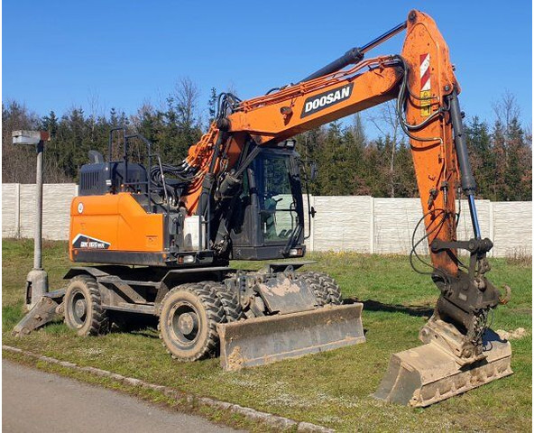 Doosan 18t DX165 WR-7 (DEVELON) - Escavadeira de rodas: foto 4 Doosan 18t DX165 WR-7 (DEVELON) - Escavadeira de rodas: foto 4