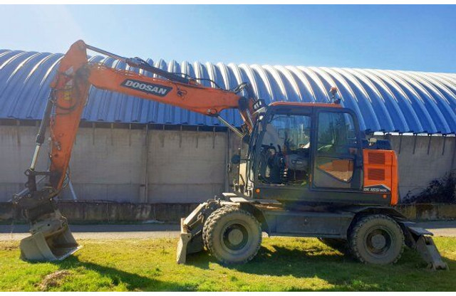 Doosan 18t DX165 WR-7 (DEVELON) - Escavadeira de rodas: foto 3 Doosan 18t DX165 WR-7 (DEVELON) - Escavadeira de rodas: foto 3