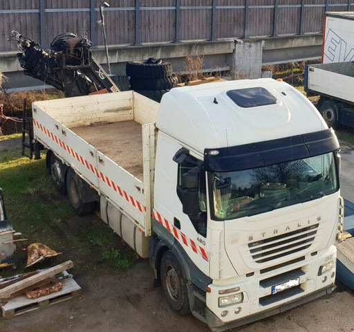 Iveco Stralis 420 - Camião de caixa aberta/ Plataforma, Caminhão grua: foto 2 Iveco Stralis 420 - Camião de caixa aberta/ Plataforma, Caminhão grua: foto 2