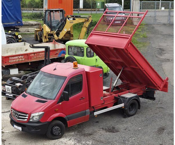 Mercedes-Benz Sprinter 516 CDI 2.2 - Furgão basculante: foto 1 Mercedes-Benz Sprinter 516 CDI 2.2 - Furgão basculante: foto 1