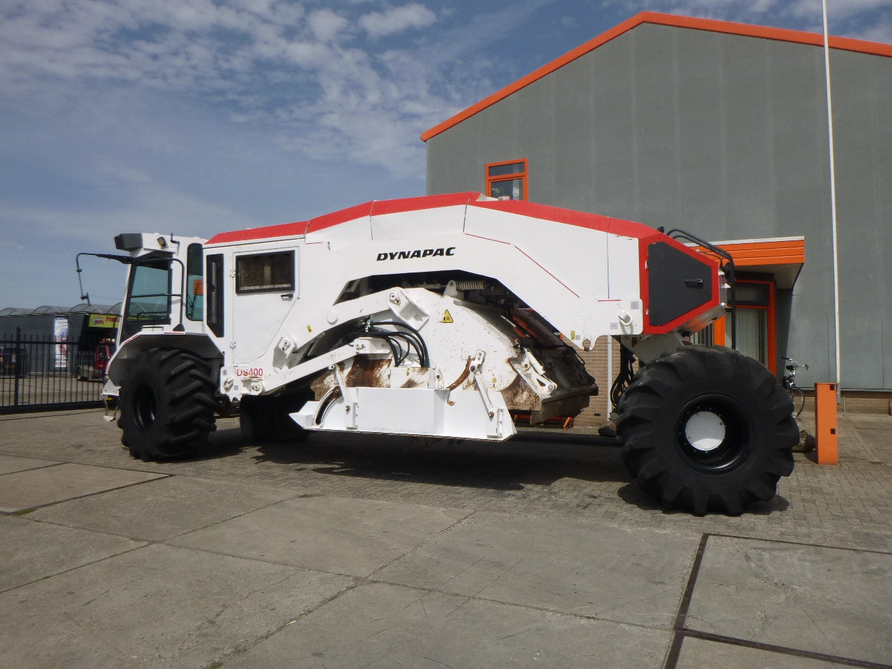 DYNAPAC DS400(RABAUD ROTOSTAB 525) - Estabilizador de solos: foto 1 DYNAPAC DS400(RABAUD ROTOSTAB 525) - Estabilizador de solos: foto 1