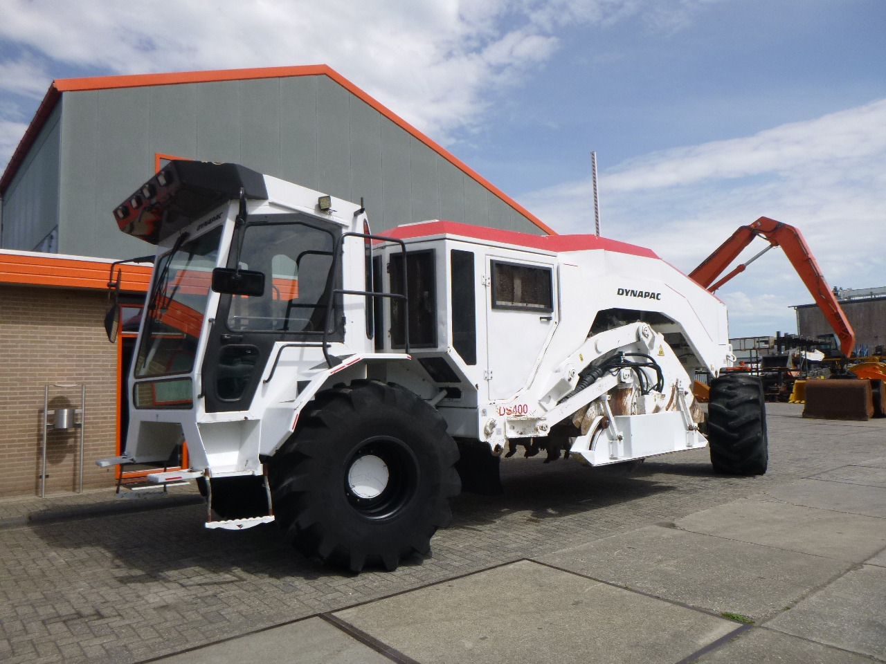 DYNAPAC DS400(RABAUD ROTOSTAB 525) - Estabilizador de solos: foto 3 DYNAPAC DS400(RABAUD ROTOSTAB 525) - Estabilizador de solos: foto 3