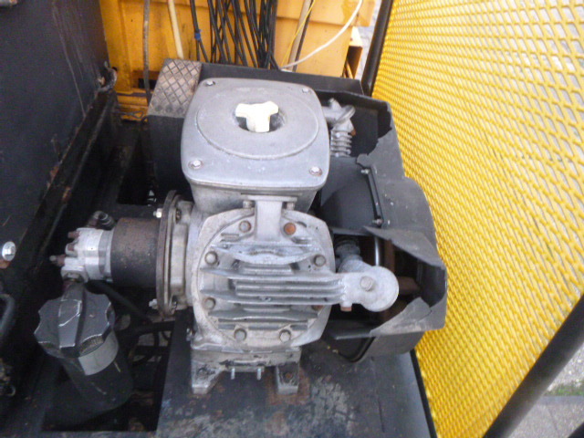 Máquina de asfalto DYNAPAC HR21  Chip Spreader: foto 15