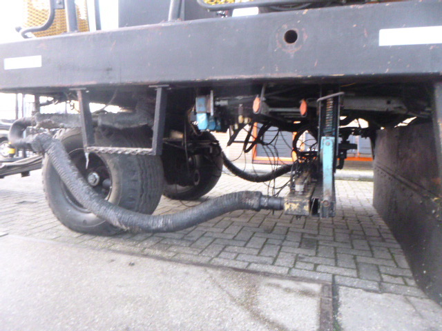 Máquina de asfalto DYNAPAC HR21  Chip Spreader: foto 17