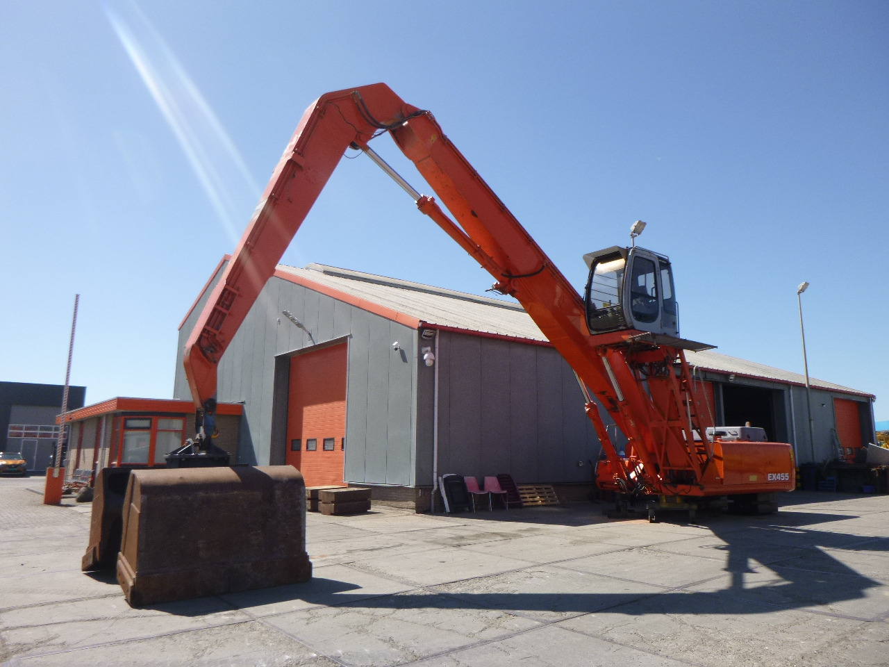 FIAT-HITACHI EX455 Stationary dock/ship material handler - Manipulador de material: foto 1 FIAT-HITACHI EX455 Stationary dock/ship material handler - Manipulador de material: foto 1