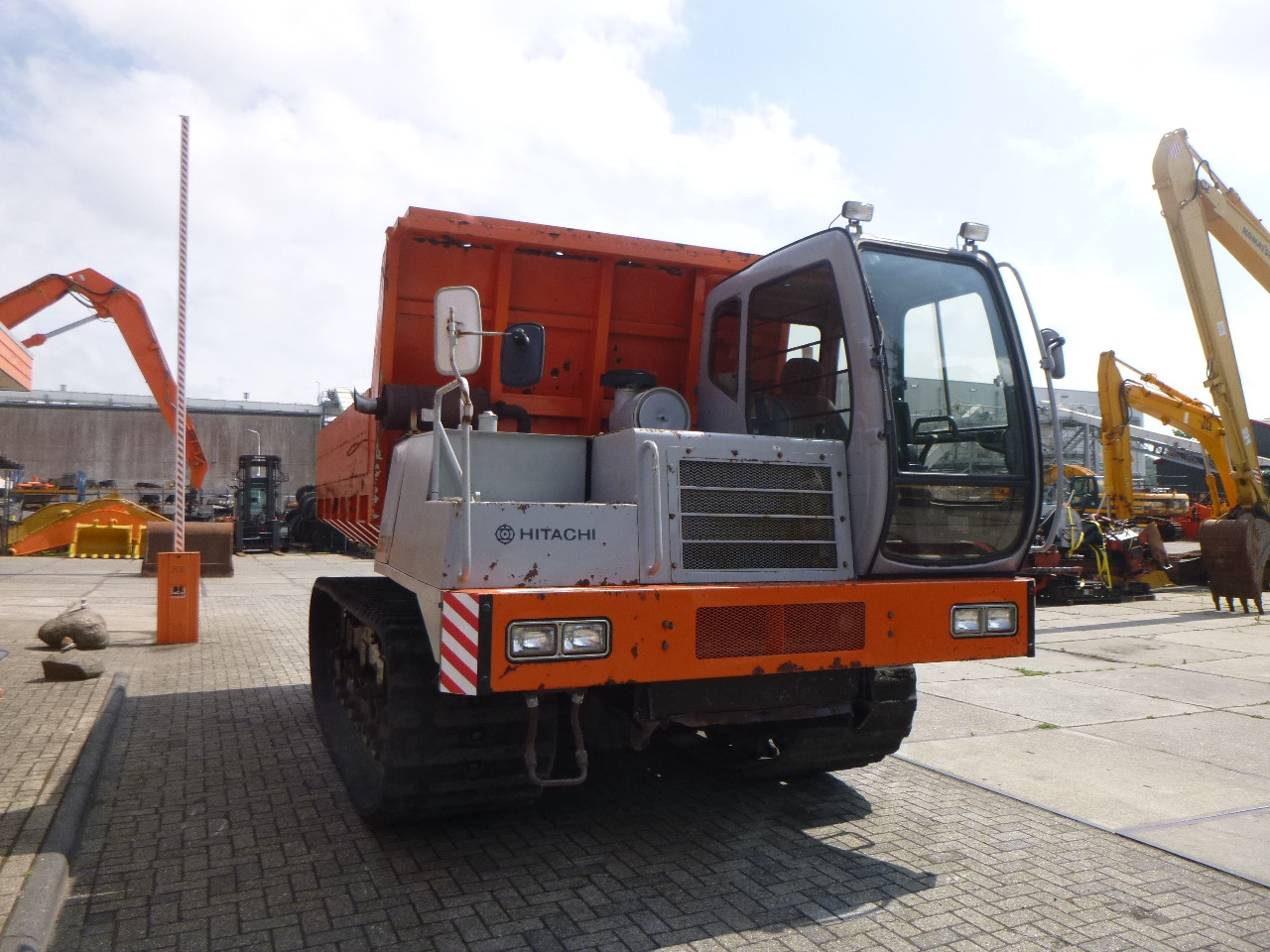 HITACHI CG110D-SC - Dumper de rastos: foto 4 HITACHI CG110D-SC - Dumper de rastos: foto 4