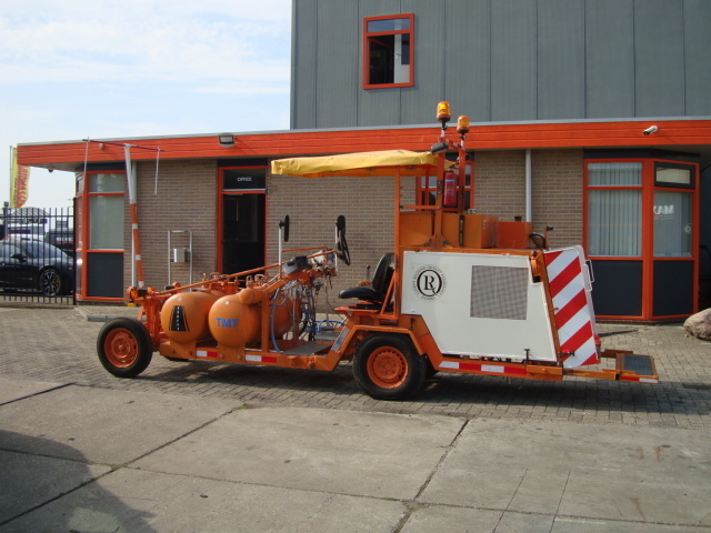 TMT Cold paint road marker - Máquina de asfalto: foto 1 TMT Cold paint road marker - Máquina de asfalto: foto 1