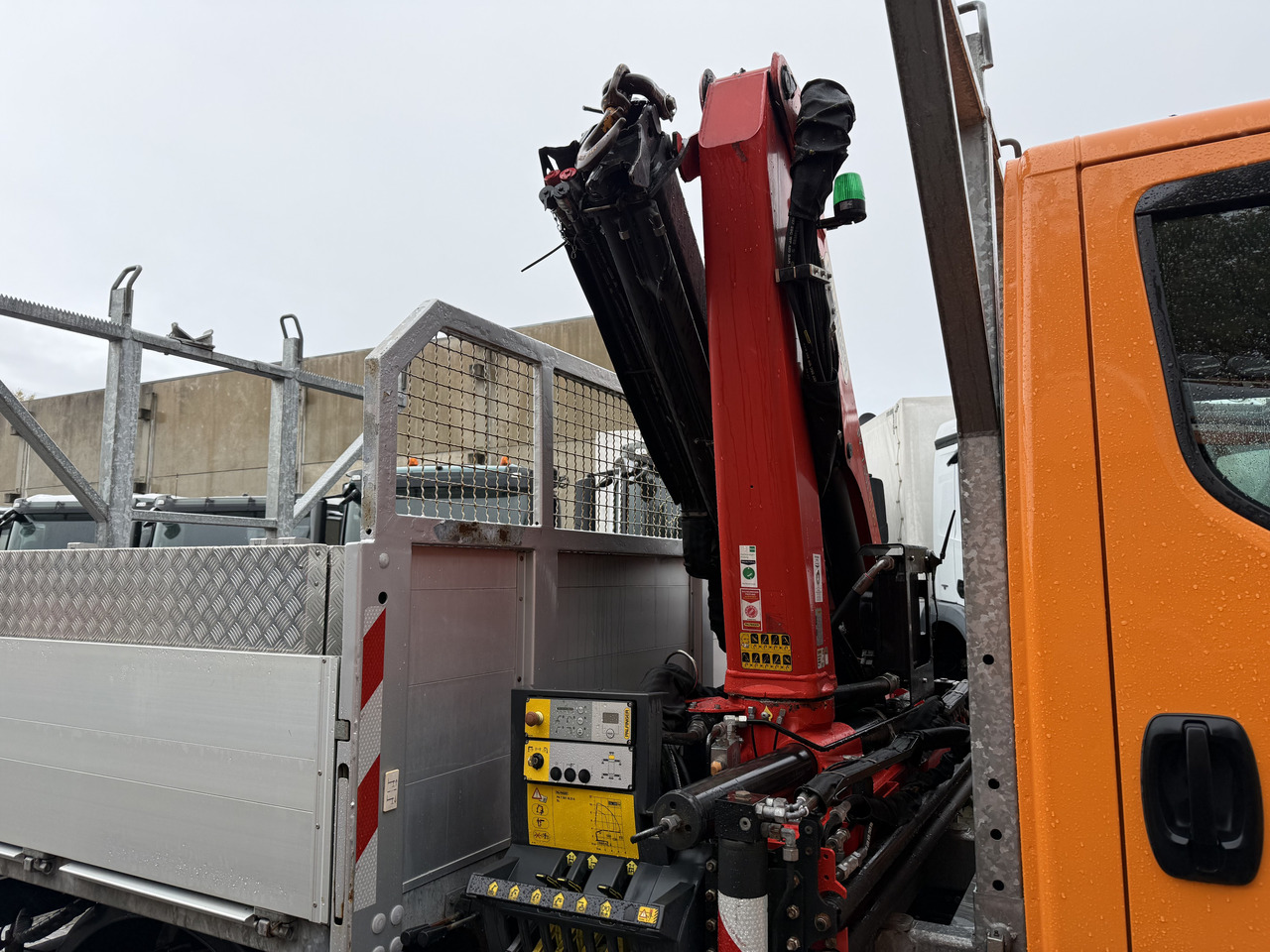 Iveco Daily 55S18W 4X4 Palfinger PK 7.501 - Furgão caixa aberta: foto 3 Iveco Daily 55S18W 4X4 Palfinger PK 7.501 - Furgão caixa aberta: foto 3