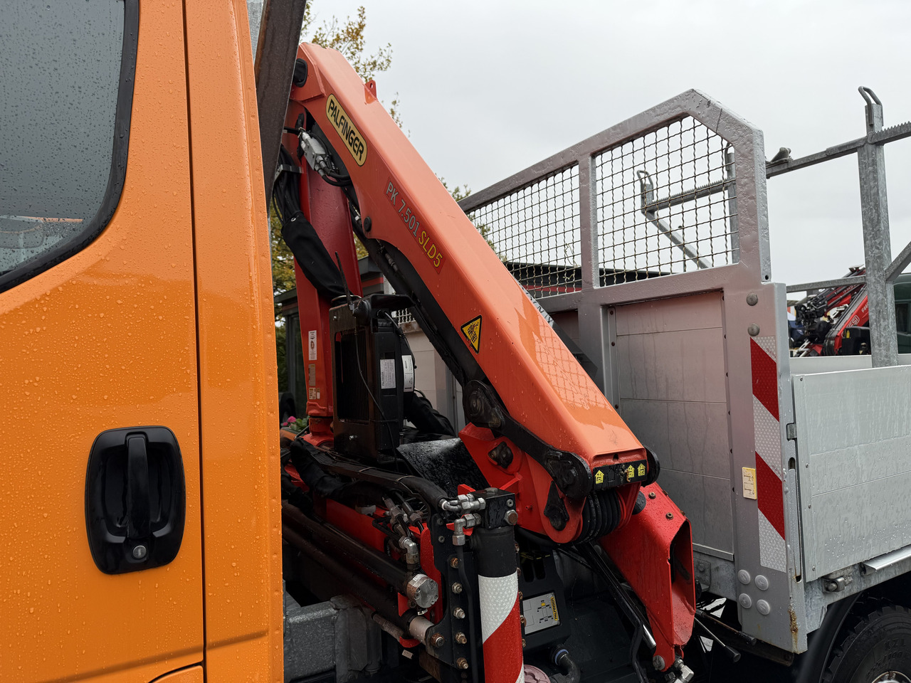 Iveco Daily 55S18W 4X4 Palfinger PK 7.501 - Furgão caixa aberta: foto 4 Iveco Daily 55S18W 4X4 Palfinger PK 7.501 - Furgão caixa aberta: foto 4