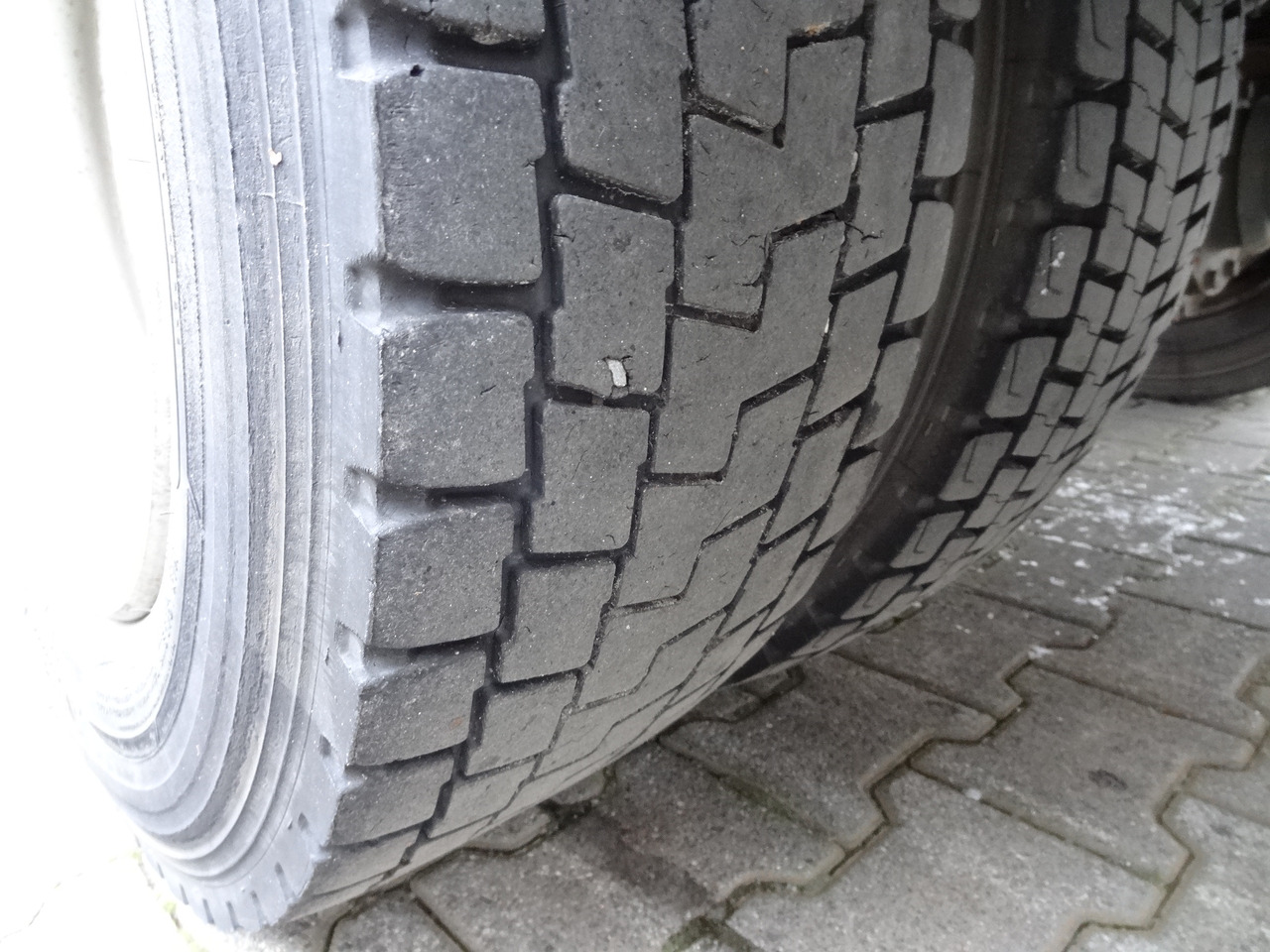 Iveco EuroCargo 120E25 Fassi F38 - Camião de caixa aberta/ Plataforma, Caminhão grua: foto 2 Iveco EuroCargo 120E25 Fassi F38 - Camião de caixa aberta/ Plataforma, Caminhão grua: foto 2