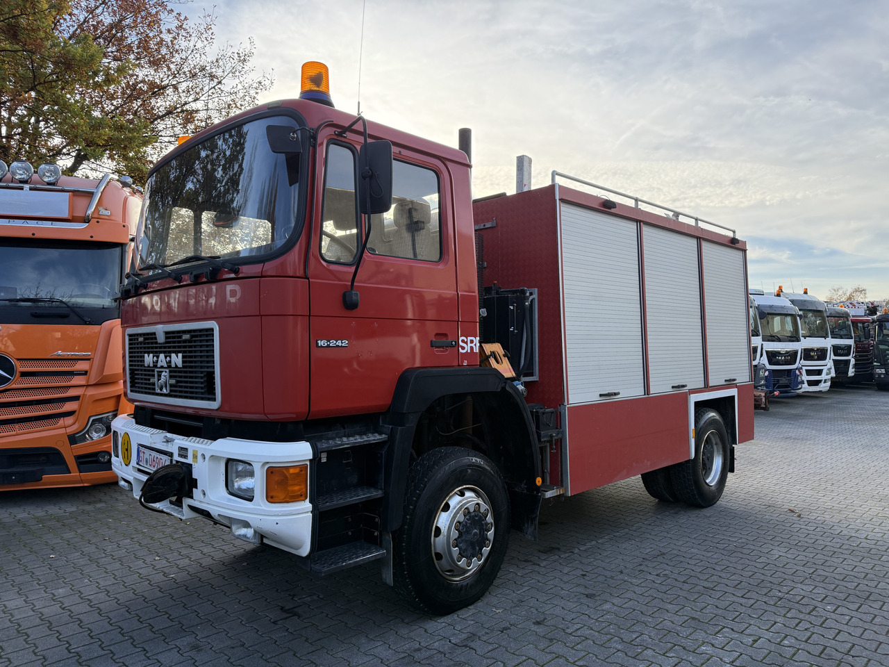 MAN F90 16.242 4X4 / Feuerwehr - Caminhão chassi: foto 1 MAN F90 16.242 4X4 / Feuerwehr - Caminhão chassi: foto 1