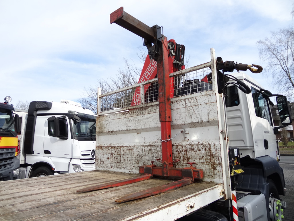 MAN TGS 26.320 6X4 BB mit Kran Fassi F175 - Caminhão grua, Camião de caixa aberta/ Plataforma: foto 3 MAN TGS 26.320 6X4 BB mit Kran Fassi F175 - Caminhão grua, Camião de caixa aberta/ Plataforma: foto 3
