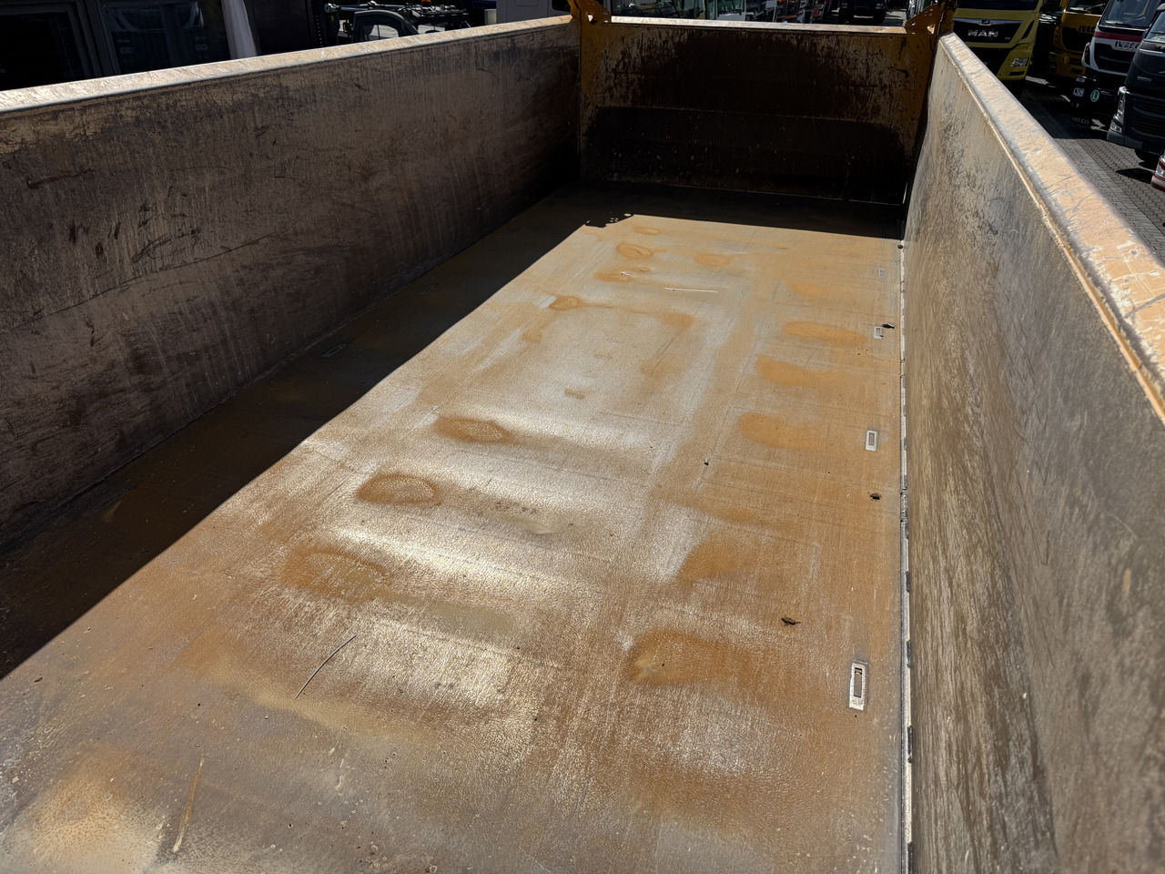 MAN TGS 41.500 8X6 BB Meiller - Caminhão basculante: foto 2 MAN TGS 41.500 8X6 BB Meiller - Caminhão basculante: foto 2