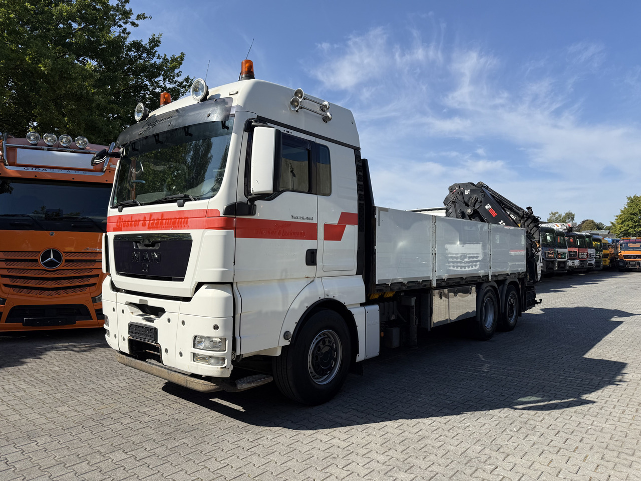 MAN TGX 26.480 6X2 Hiab 422 + Jib + Winde - Caminhão grua, Camião de caixa aberta/ Plataforma: foto 1 MAN TGX 26.480 6X2 Hiab 422 + Jib + Winde - Caminhão grua, Camião de caixa aberta/ Plataforma: foto 1