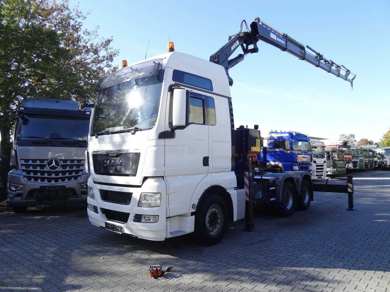 MAN TGX 33.480 6X4 Kran MKG 381 bis 20 Meter - Caminhão grua, Tractor: foto 1 MAN TGX 33.480 6X4 Kran MKG 381 bis 20 Meter - Caminhão grua, Tractor: foto 1