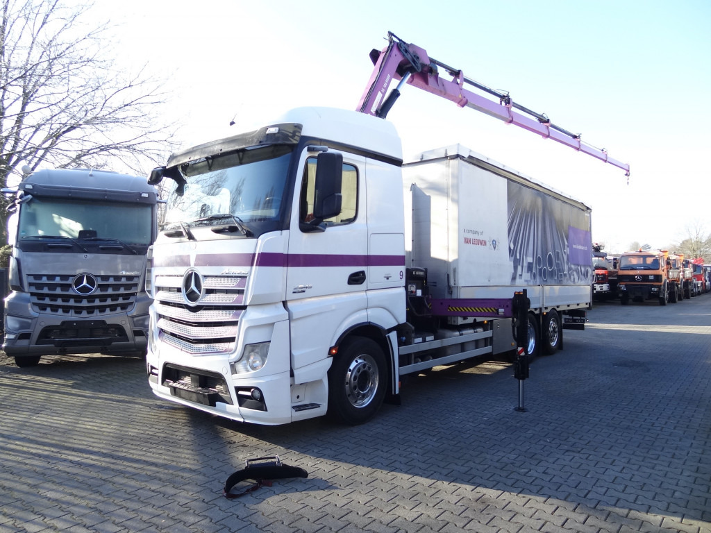 Mercedes-Benz Actros 2545 6X2 HIAB 166 bis 19 Meter - Caminhão grua, Caminhão com lona: foto 1 Mercedes-Benz Actros 2545 6X2 HIAB 166 bis 19 Meter - Caminhão grua, Caminhão com lona: foto 1