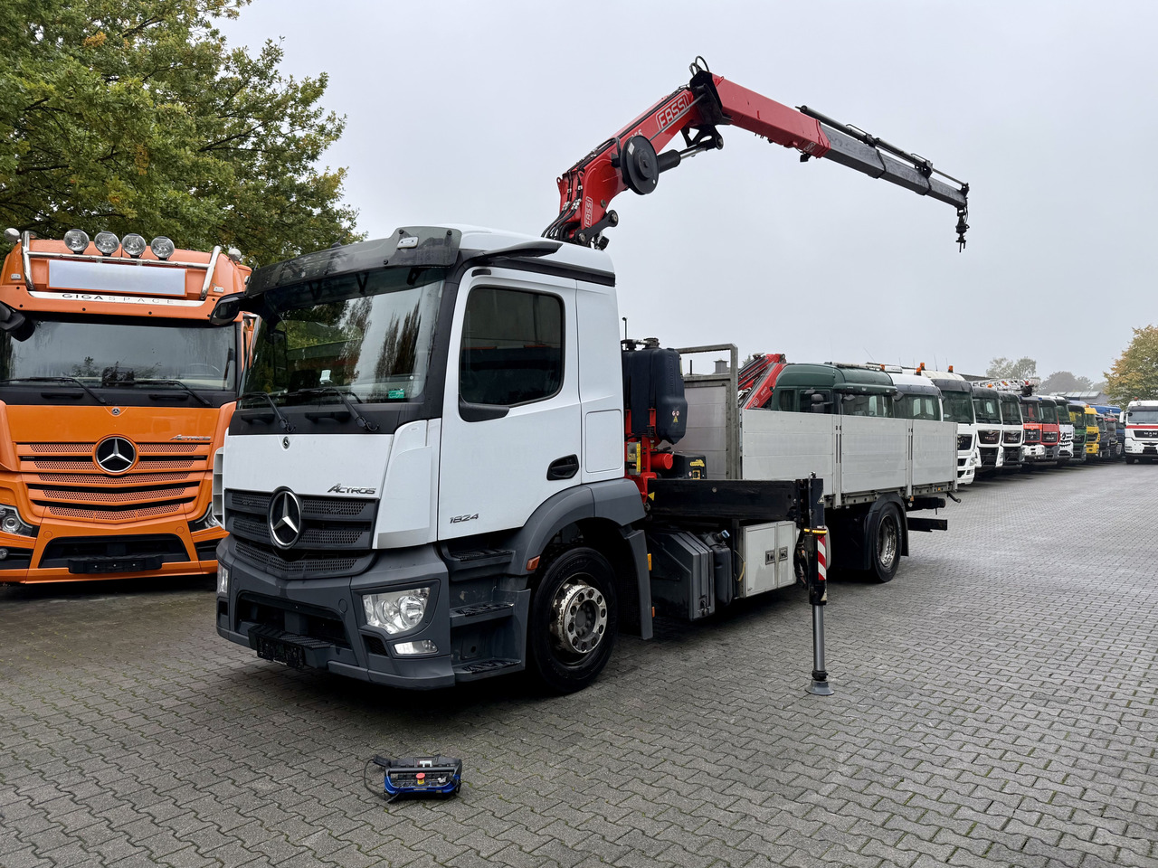 Mercedes-Benz Actros MP5 1824 Kran Fassi F155 - Caminhão grua, Camião de caixa aberta/ Plataforma: foto 1 Mercedes-Benz Actros MP5 1824 Kran Fassi F155 - Caminhão grua, Camião de caixa aberta/ Plataforma: foto 1