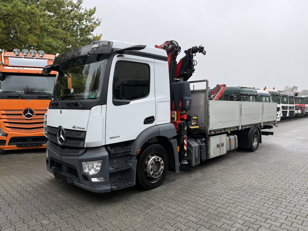 Mercedes-Benz Actros MP5 1824 Kran Fassi F155 - Camião de caixa aberta/ Plataforma, Caminhão grua: foto 1 Mercedes-Benz Actros MP5 1824 Kran Fassi F155 - Camião de caixa aberta/ Plataforma, Caminhão grua: foto 1