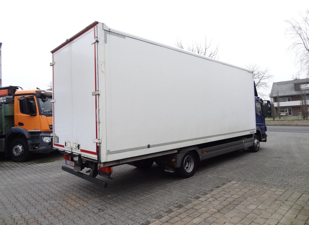Mercedes-Benz Atego 822 - Caminhão furgão: foto 4 Mercedes-Benz Atego 822 - Caminhão furgão: foto 4