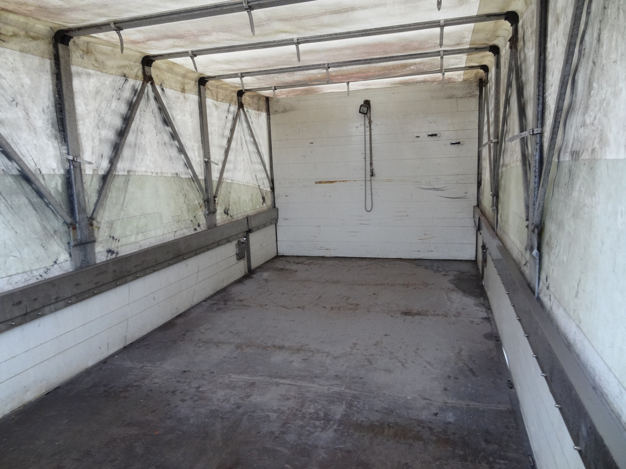 Renault Midlum 300.12 Fassi F80 - Camião de caixa aberta/ Plataforma, Caminhão grua: foto 4 Renault Midlum 300.12 Fassi F80 - Camião de caixa aberta/ Plataforma, Caminhão grua: foto 4