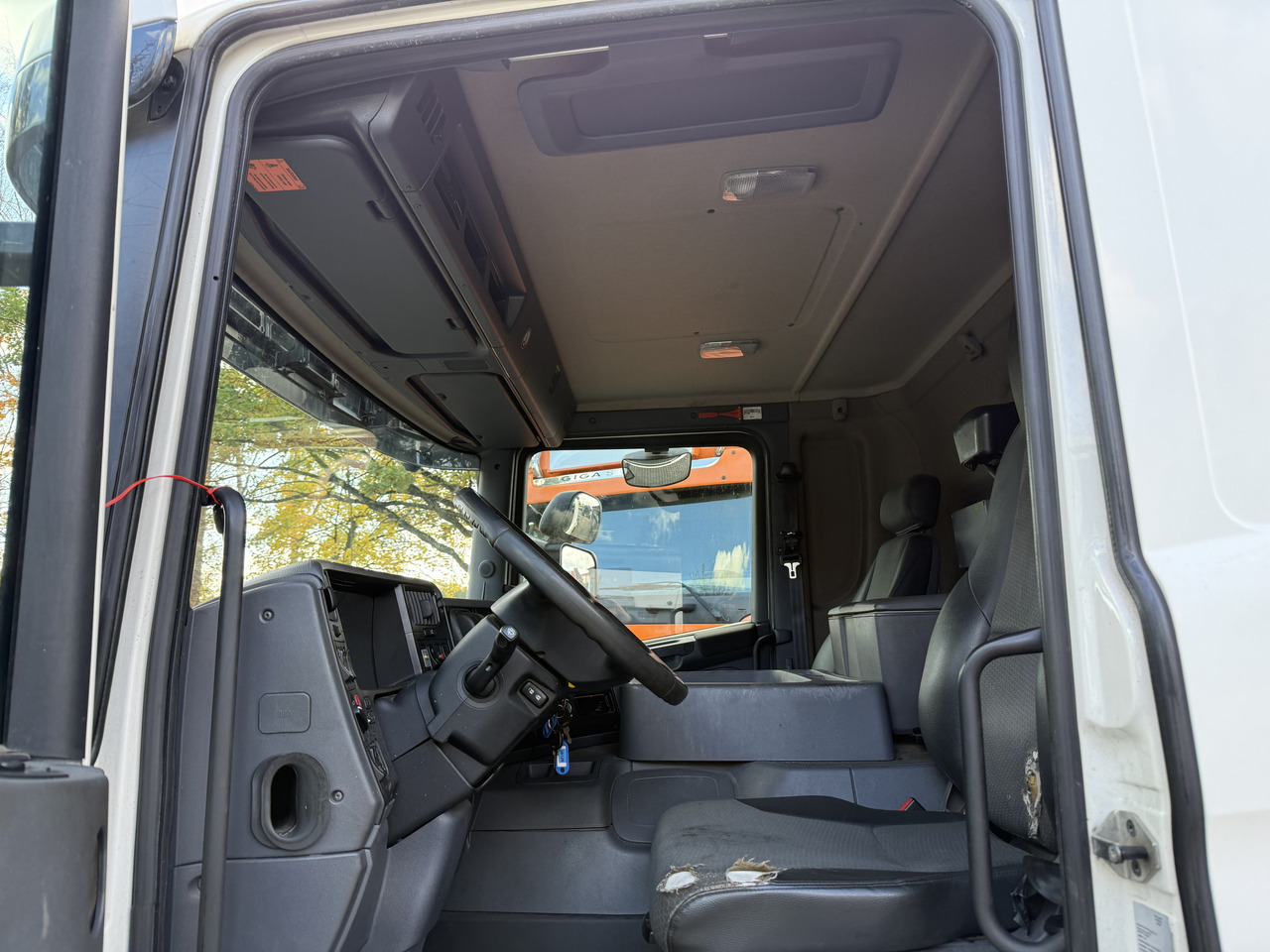 Scania P280 6X2*4 - Caminhão chassi: foto 4 Scania P280 6X2*4 - Caminhão chassi: foto 4