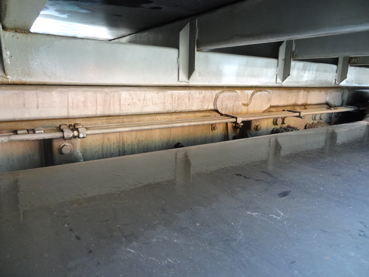 Scania R440 6X2*4 Kran HMF 3000 bis 30 Meter - Caminhão grua, Camião de caixa aberta/ Plataforma: foto 2 Scania R440 6X2*4 Kran HMF 3000 bis 30 Meter - Caminhão grua, Camião de caixa aberta/ Plataforma: foto 2