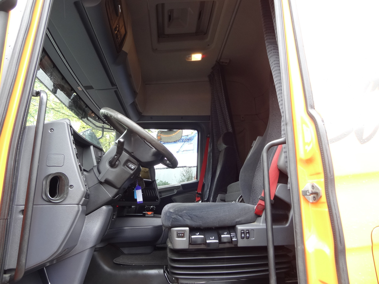 Scania R480 6X2*4 Kran Atlas 240 bis 20 Meter - Camião de caixa aberta/ Plataforma, Caminhão grua: foto 3 Scania R480 6X2*4 Kran Atlas 240 bis 20 Meter - Camião de caixa aberta/ Plataforma, Caminhão grua: foto 3